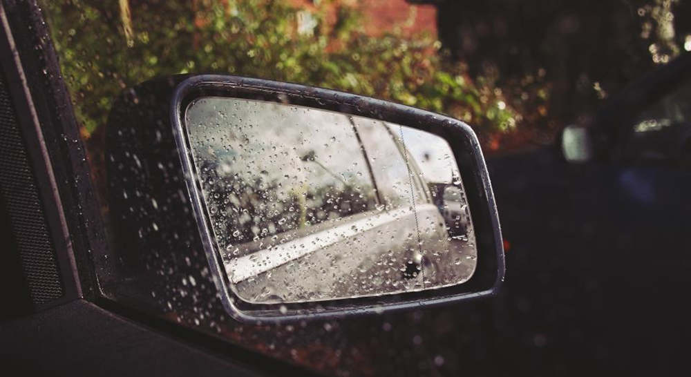 抖音上很火的下雨文案让人点赞 适合雨天发的文案